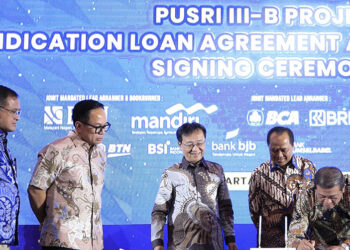 Wamen BUMN Saksikan Penandatanganan Perjanjian Kredit Pendanaan dan EPC Proyek Pusri-IIIB