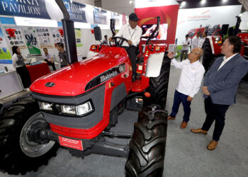 RMA Indonesia Luncurkan Traktor Pertanian