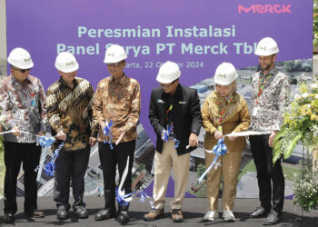 Peresmian Instalasi Panel Surya PT Merck Tbk