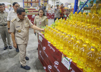 Mas Pram Tinjau Pasokan Pangan