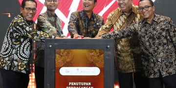 Penutupan Perdagangan Saham 2025, IHSG Berakhir di Zona Hijau